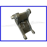 ALTERNATOR BRACKET VE WM L76 LS3 L77 6.0 & 6.2 LITRE requires 1 x 11588901 bolt and 2 of 11900278 mounting bolts