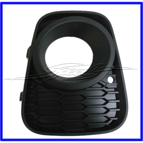 FOG LAMP PLASTIC BEZEL RIGHT HAND VE SS SV6 SERIES 2